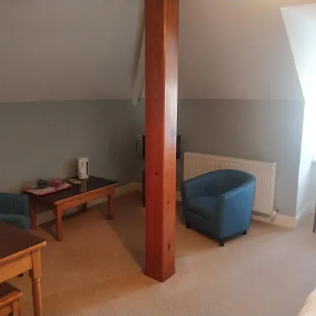 Avonmore House Guest بيت ضيافة يوغال