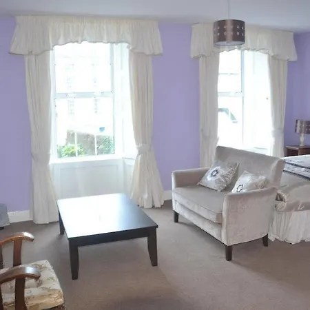 Avonmore House Guest Konukevi